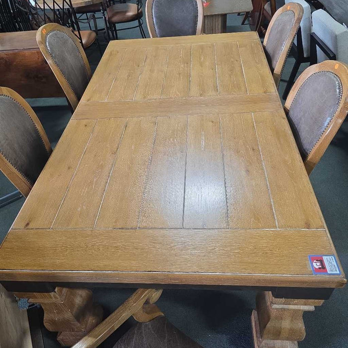 DREXEL HERITAGE TABLE WITH 6 CHAIRS AND 2 LEAVES SKH
