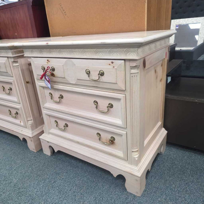 NIGHTSTAND KL