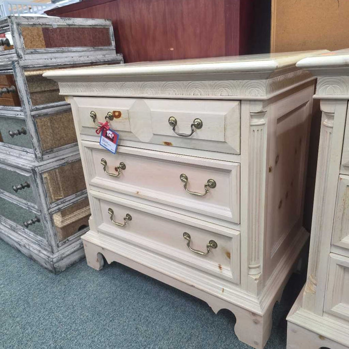 NIGHTSTAND KL
