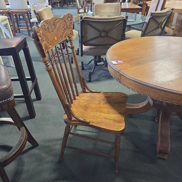 TABLE WITH 2 CHAIRS LLM