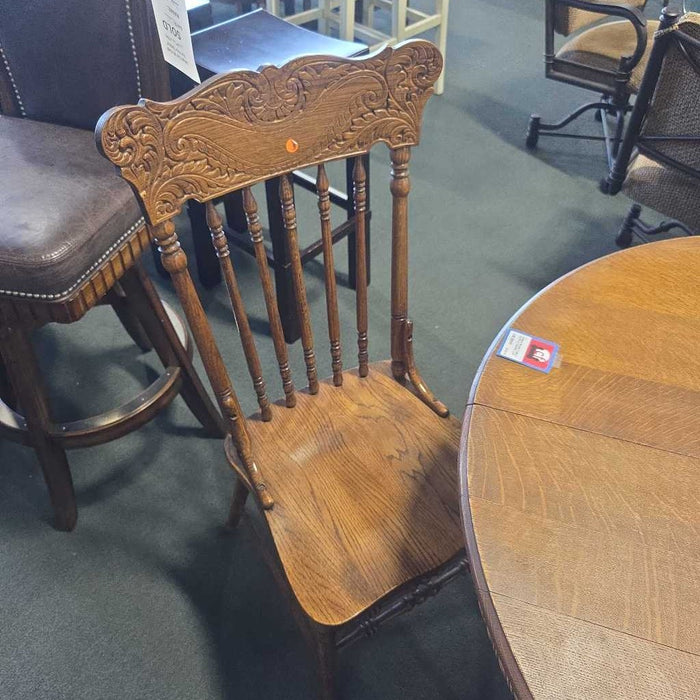 TABLE WITH 2 CHAIRS LLM