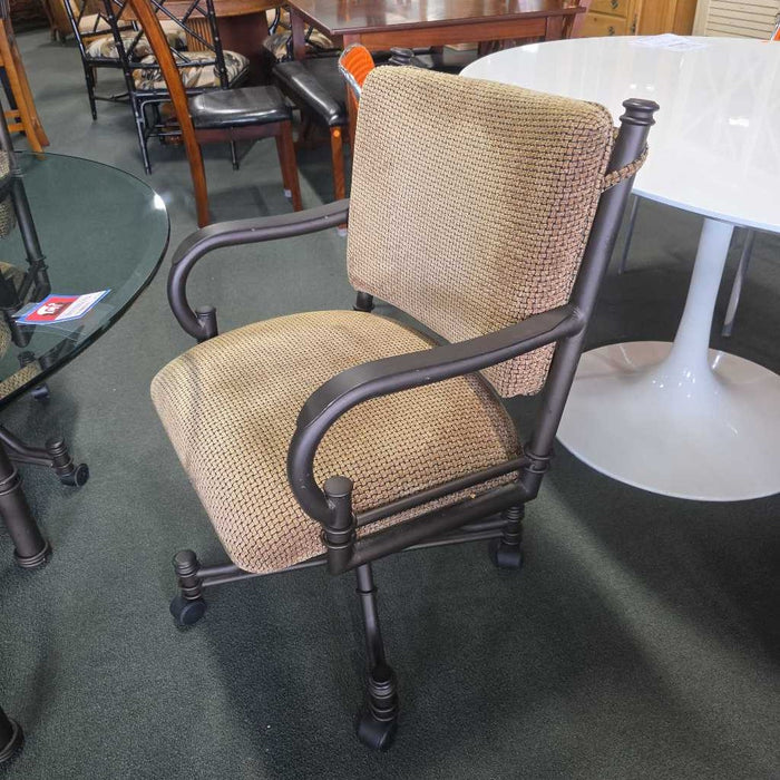 TABLE WITH 4 CHAIRS ALK