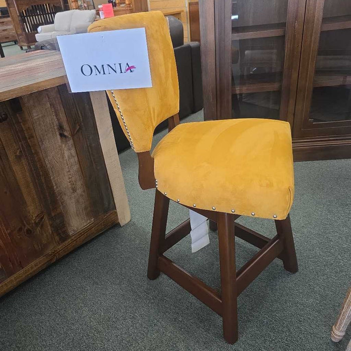OMNIA RANGO ARMLESS STOOL CTT