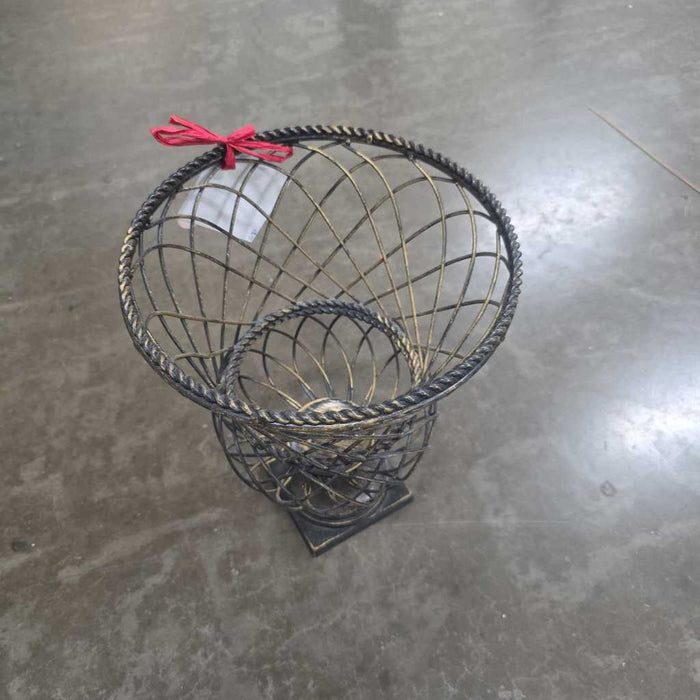METAL CANDLE HOLDER BT