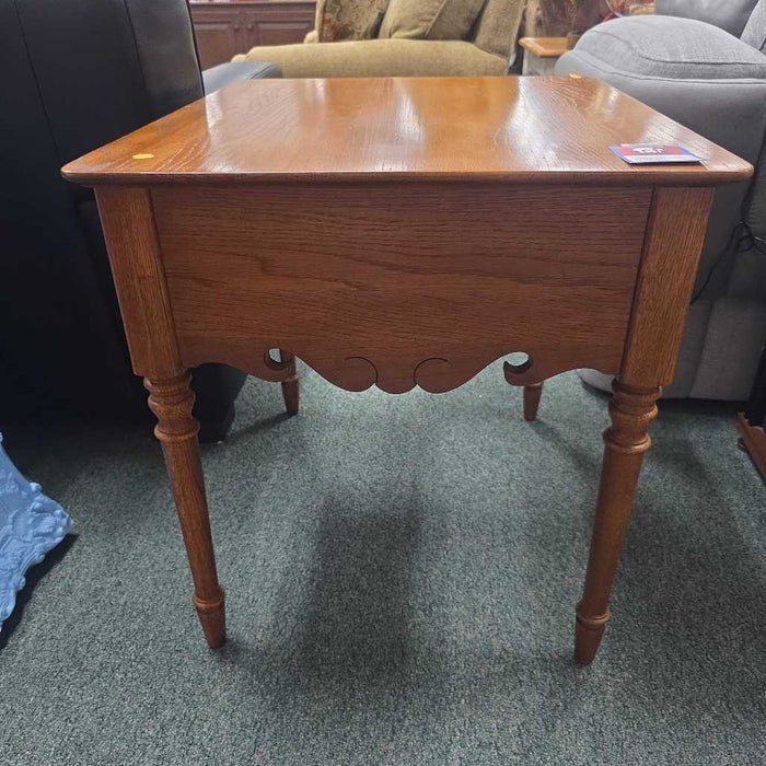 THOMASVILLE END TABLE KL