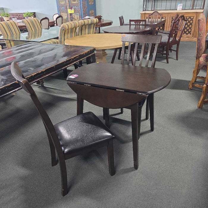 TABLE WITH 2 CHAIRS TB