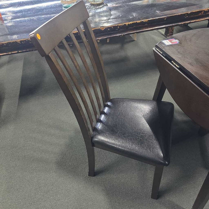 TABLE WITH 2 CHAIRS TB