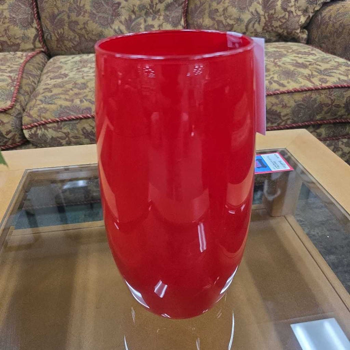 RED VASE DECOR