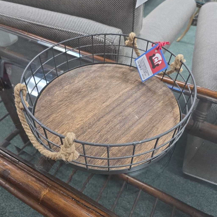 ROUND TRAY WITH ROPE HANDLES DECOR