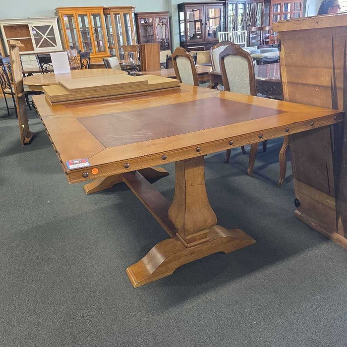 TABLE WITH 1 LEAF BTK