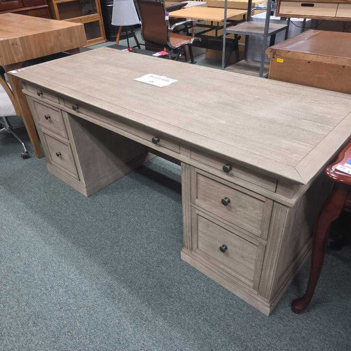 PB DESK KLH