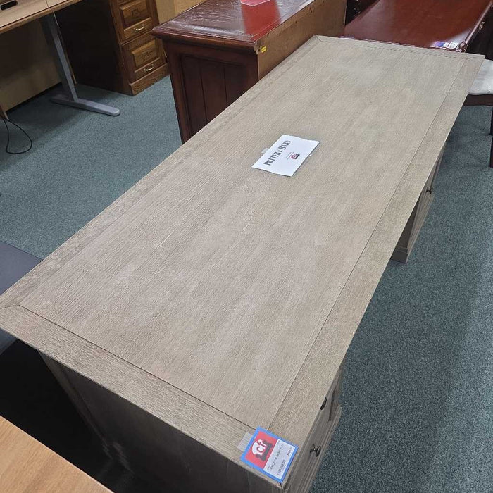 PB DESK KLH