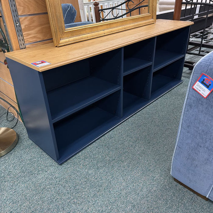 TV CONSOLE TABLE AT