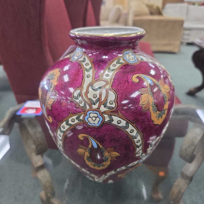 PURPLE AND WHITE VASE BA