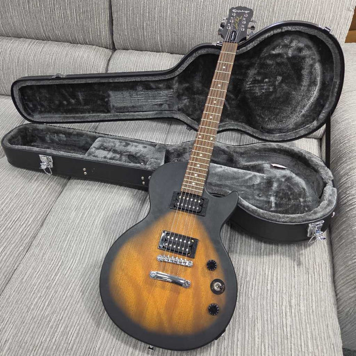 GUITAR WITH CASE LHH