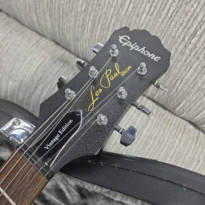 GUITAR WITH CASE LHH