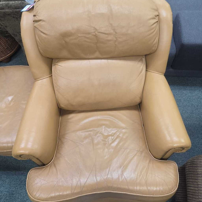 LEATHER CHAIR WITH OTTOMAN MI
