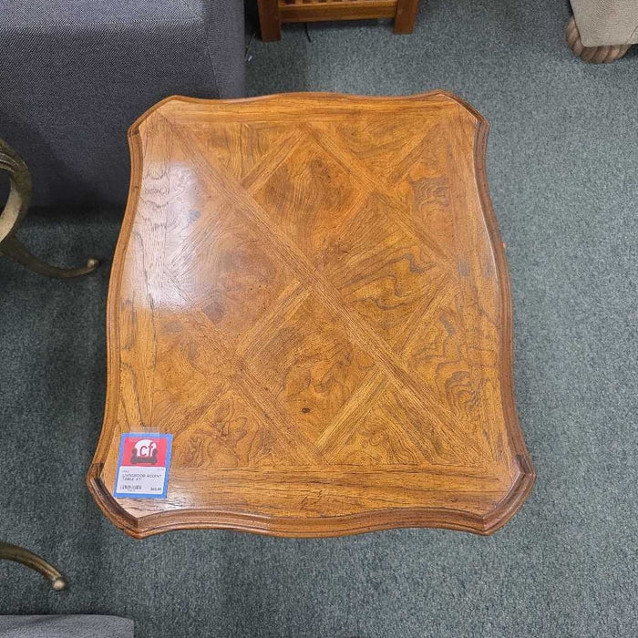 ACCENT TABLE AT