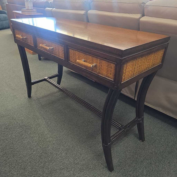 ENTRY TABLE BAH