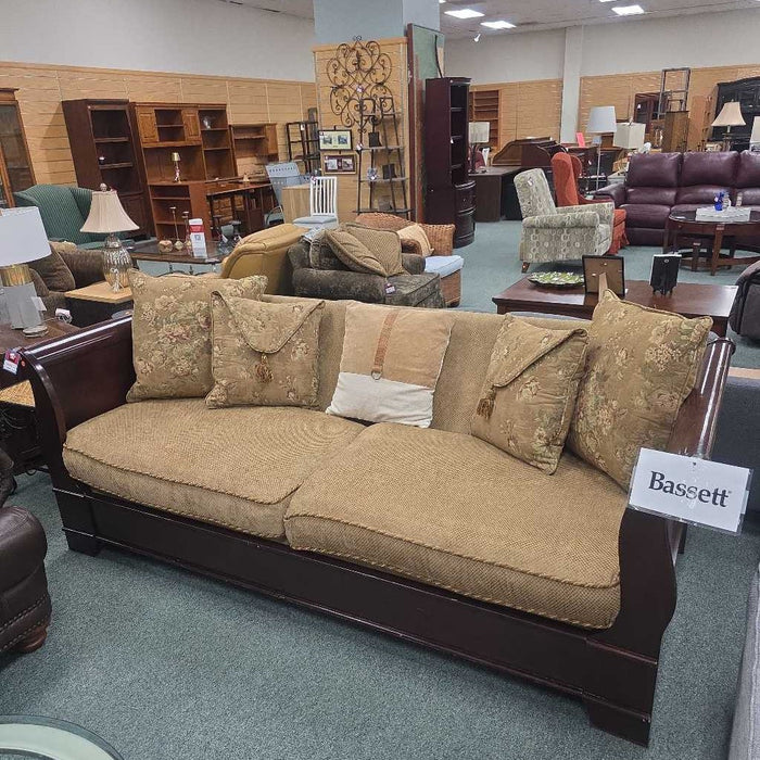 BASSETT SOFA BTK