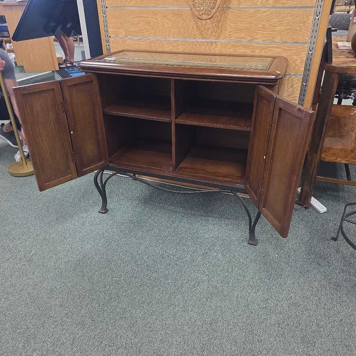 ENTRY CABINET BST