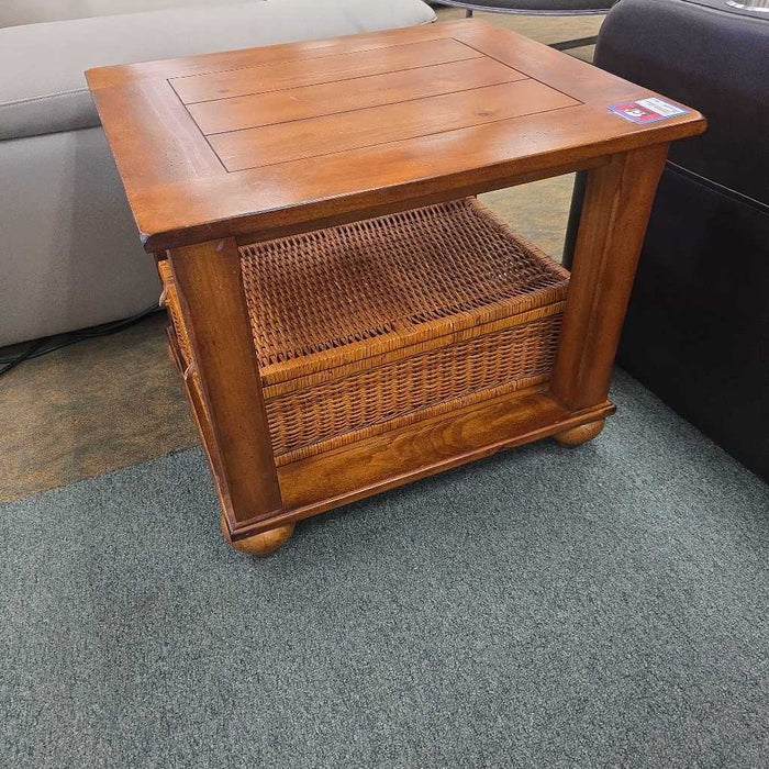 END TABLE WITH BASKET KL