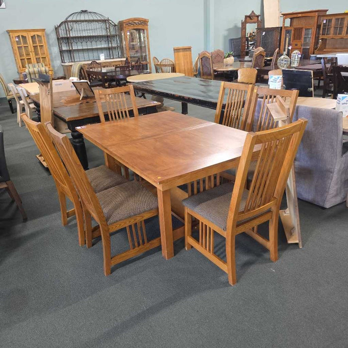 TABLE WITH 6 CHAIRS AND 1 LEAF ATH