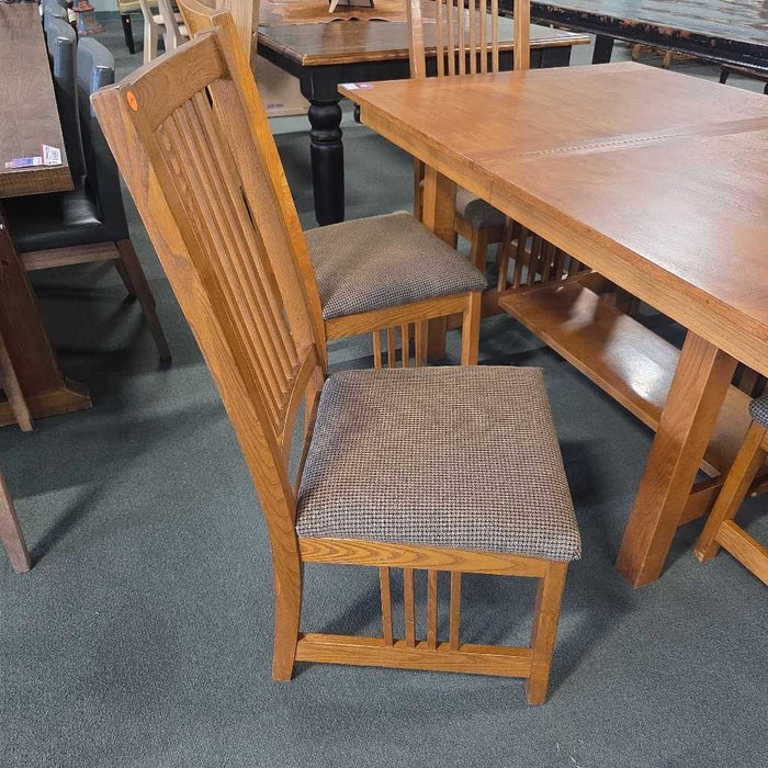 TABLE WITH 6 CHAIRS AND 1 LEAF ATH