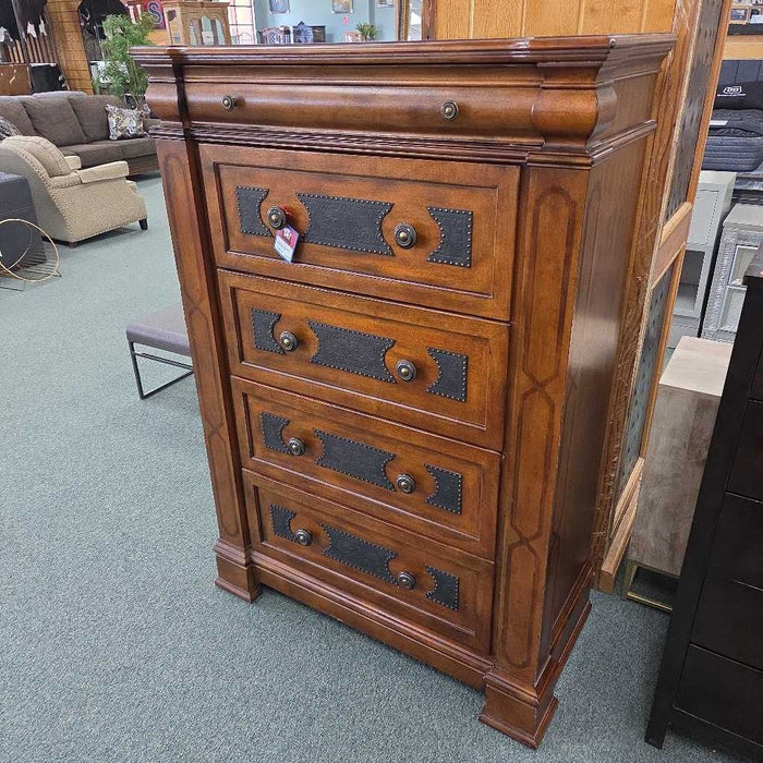TALLBOY DRESSER LAC