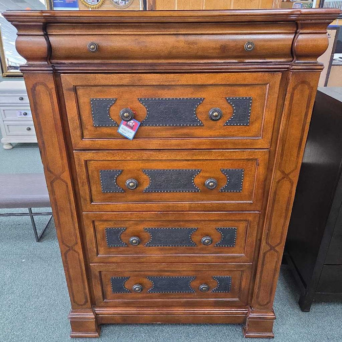 TALLBOY DRESSER LAC