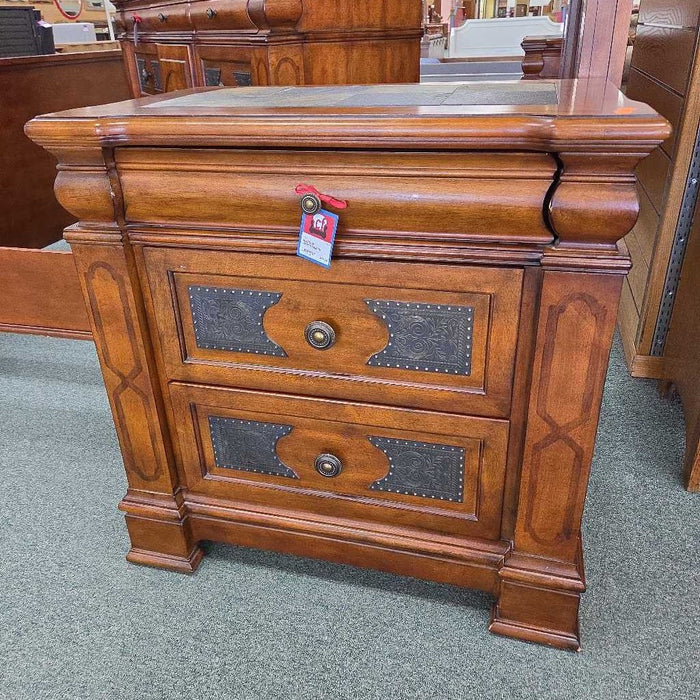 NIGHTSTAND MI
