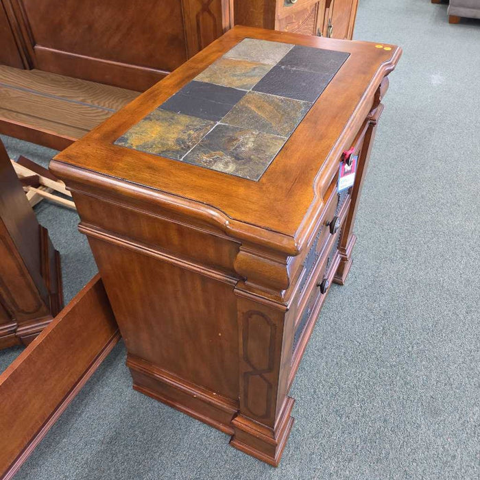 NIGHTSTAND MI