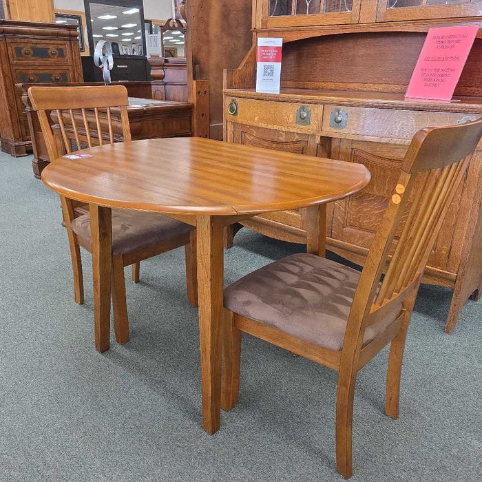 DROP LEAF TABLE WITH 2 CHAIRS