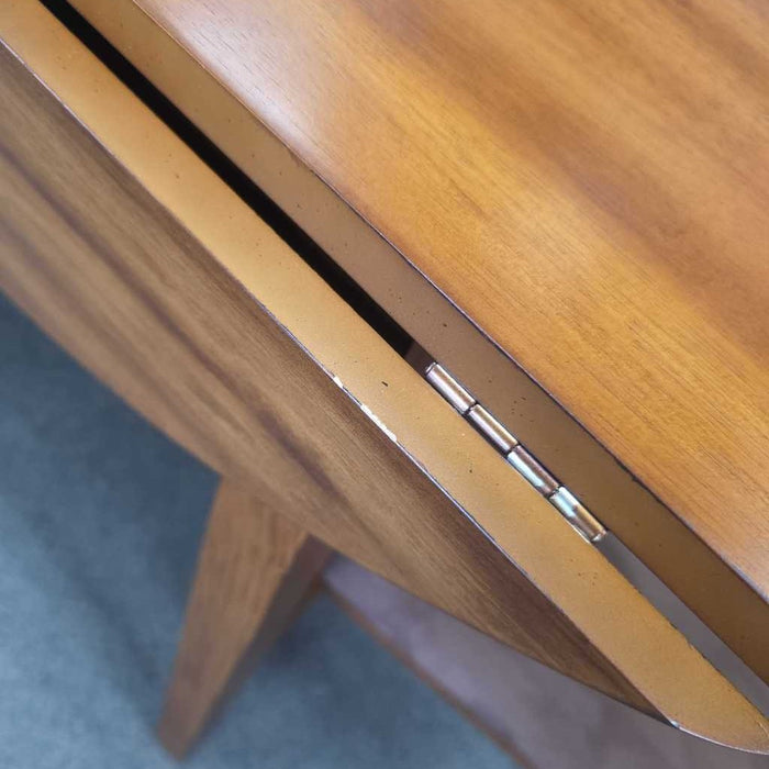 DROP LEAF TABLE WITH 2 CHAIRS