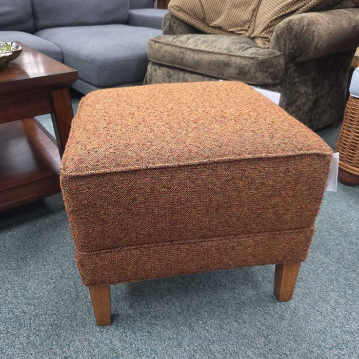 ETHAN ALLEN OTTOMAN MK
