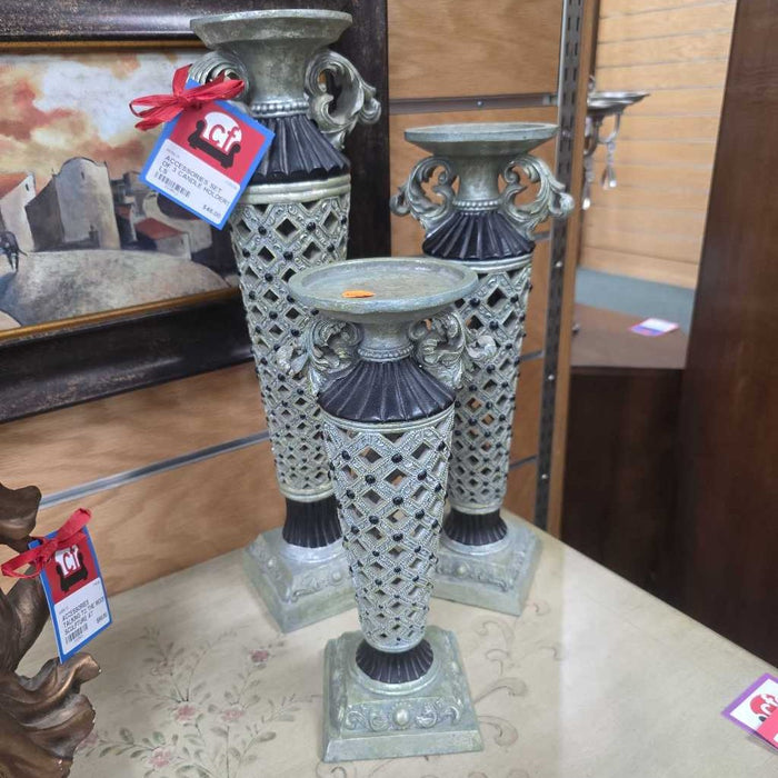 SET OF 3 CANDLE HOLDERS