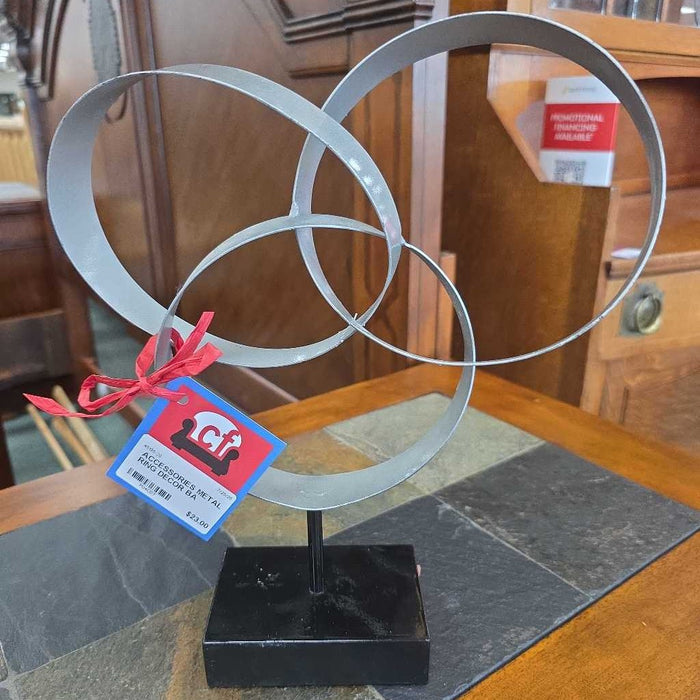 METAL RING DECOR