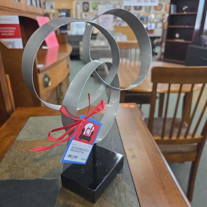 METAL RING DECOR