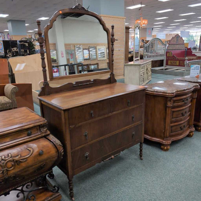 DRESSER WITH MIRROR BHC