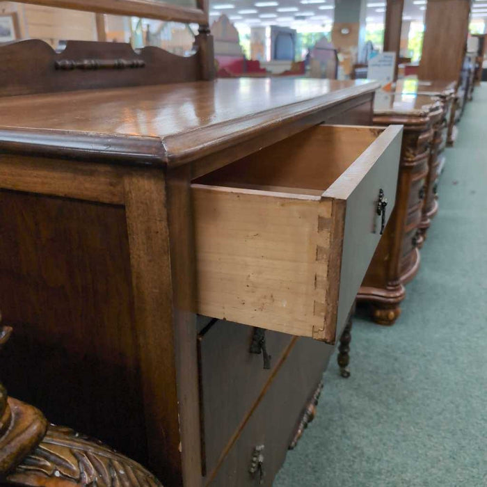 DRESSER WITH MIRROR BHC