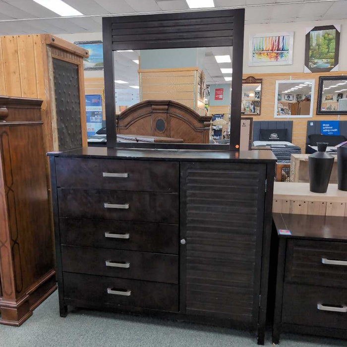 GENTLEMANS CHEST WITH MIRROR BCA