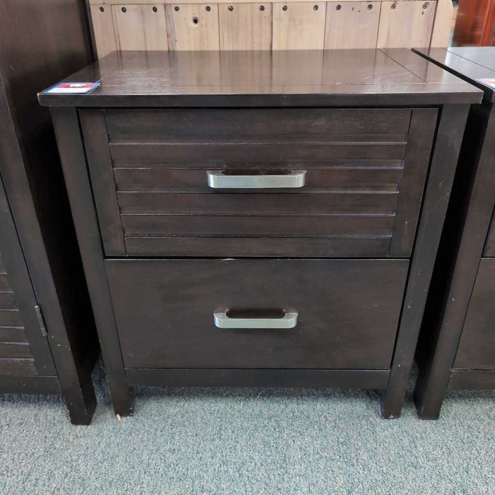 NIGHTSTAND AT
