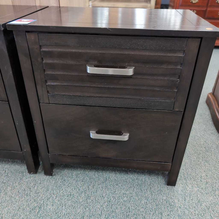 NIGHTSTAND AT