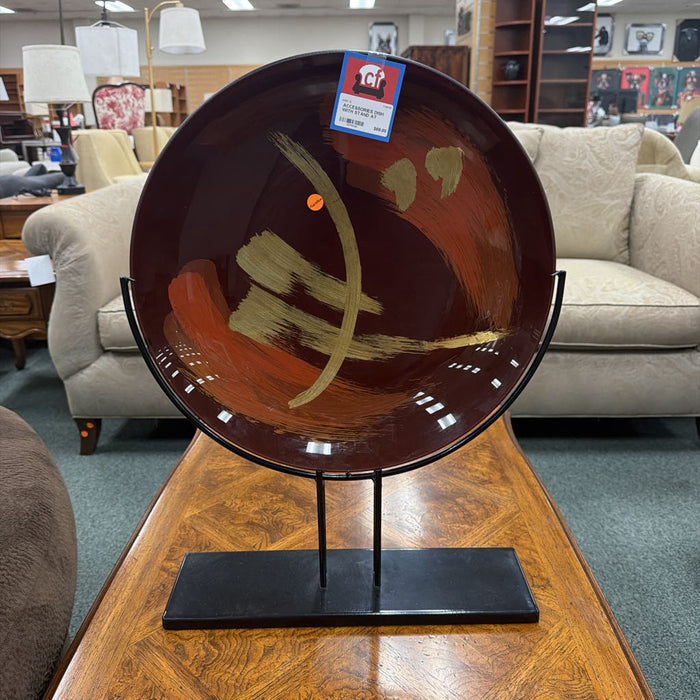 DISH WITH STAND AT
