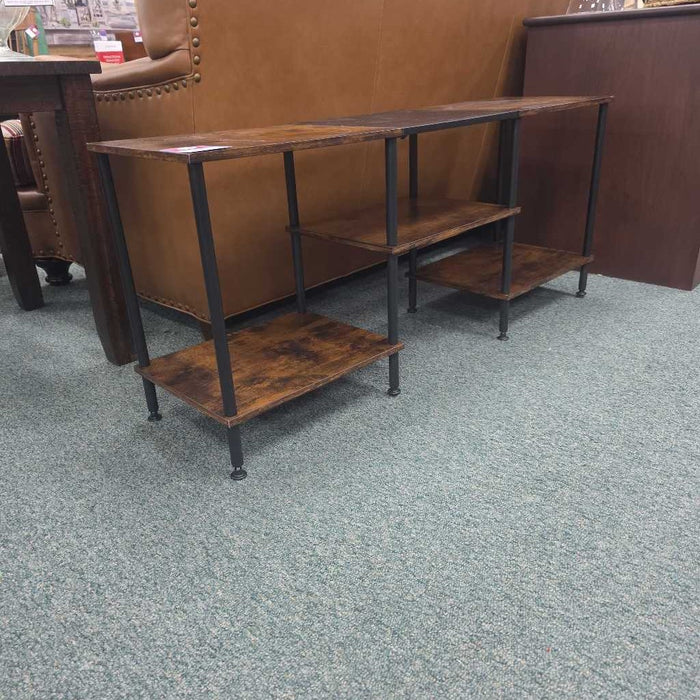 CONSOLE TABLE AT