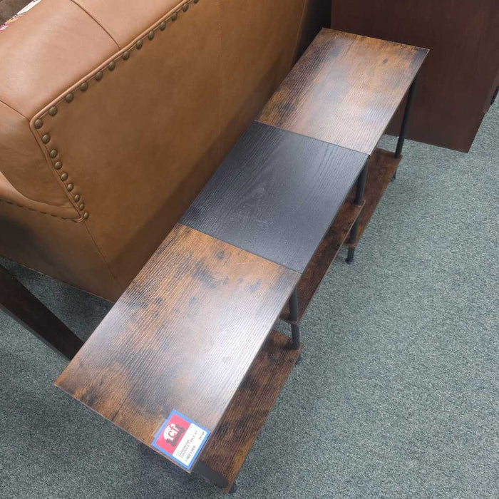 CONSOLE TABLE AT