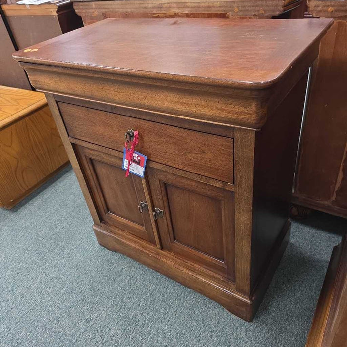 NIGHTSTAND KL