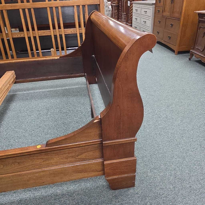 QUEEN SLEIGH BED LSH