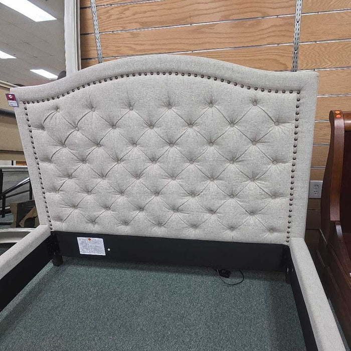 QUEEN BED ALK
