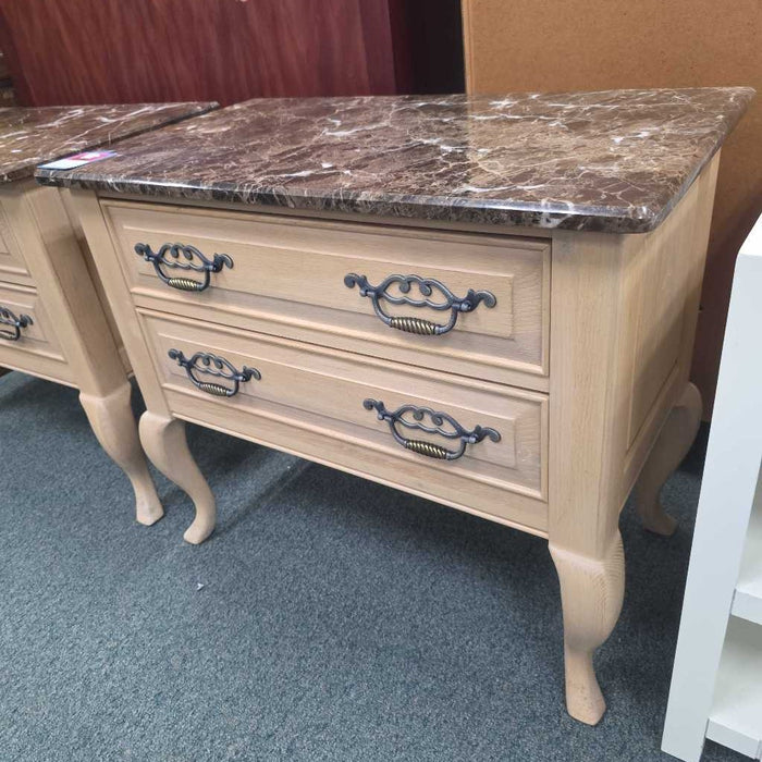 THOMASVILLE NIGHTSTAND MI